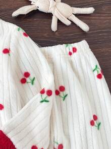 SHEIN 2件套女童樱桃印花长袖上衣和裤子套装，可爱活泼，舒适休闲家居服，冬季女童睡衣，樱桃睡衣套装，儿童圣诞睡衣 - 彩色 - 查看 8