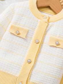 SHEIN Vintaside Kids 2件套女婴休闲可爱长袖条纹仿口袋针织开衫和裤子套装 - 黃色 - 查看 8