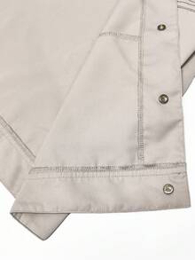 Manfinity Homme Áo khoác nam trơn màu cài nút có túi nắp, mùa thu - Màu be - Xem 8