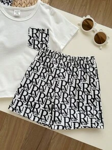 SHEIN 3 件套夏季男婴圆领短袖针织 T 恤、短裤和帽子套装 - 彩色 - 查看 4