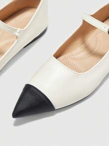 CUCCOO BIZCHIC 女士时尚尖头双色一脚蹬舒适玛丽珍平底鞋，适合工作、通勤和日常穿着