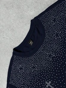 Manfinity Roghcode 1 件男士休闲宽松短袖 T 恤，黑色，水钻装饰，超大宽松廓形，成熟街头风格，适合通勤、日常穿着、返校、度假，是送给男朋友/丈夫的绝佳礼物，情侣装 - 藏蓝色 - 查看 4