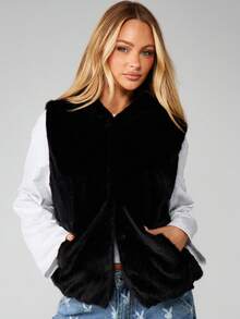 Missguided x Playboy 仿皮草连帽背心，饰有兔子标志，适合冬季分层穿着和休闲街头服饰 - 黑色 - 查看 2