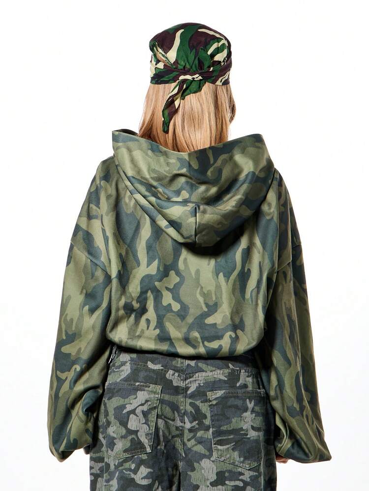 SUMWON WOMEN Sweat à capuche camouflage surdimensionné avec logo rouge