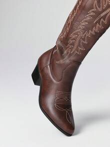 ROMWE Fairycore 女式2025春秋季新款自然风咖啡棕色刺绣西部靴，户外时尚一脚蹬及膝靴 - 咖啡棕 - 查看 3