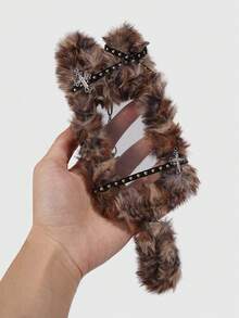 ROMWE Kawaii 1 件可爱豹纹毛绒猫钥匙扣、朋克铆钉装饰卡夹、Y2K 偶像 3 英寸卡片装饰包饰 - 棕色 - 查看 5