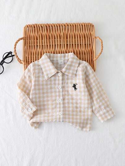 SHEIN Vintaside Kids 婴幼儿男童经典街头风格红白格子骑士刺绣纽扣长袖 Polo 领衬衫，舒适透气，适合春秋季节、派对、日常穿着、上学和旅行