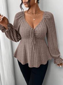 SHEIN Frenchy 大码秋季休闲长袖女装，胸前系带，面料柔软舒适，居家和外出都很漂亮，纯色心形领荷叶边下摆长袖T恤 - 深灰色 - 查看 5