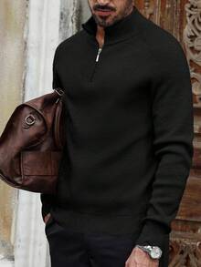 Manfinity Mode 这款男士黑色针织衫款式多样，长袖设计，配有时尚的拉链领，适合冬季穿着。 - 黑色 - 查看 4