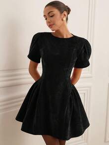 Revavyn Váy công chúa mini tay ngắn cổ tròn viền tua rua 3D cho nữ - màu đen - Xem 4