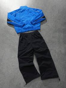 PAVTROS 男士复古风运动套装两件套，立领外套和运动裤，蓝黑撞色设计，独特亮眼，适合运动、户外、返校、休闲穿着、节日礼物。男士慢跑套装，健身套装，男士运动服，运动套装，健身服，男士套装，街头风，朋友，情侣装，宽松版型，男士，印花，日系风格，男女通用，我爱我的女朋友 - 黑色 - 查看 2