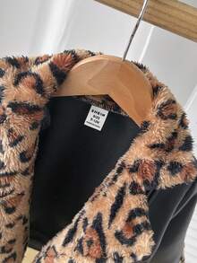 SHEIN Playful Pals Jaqueta de Bebê Menino de Couro Sintético com Retalhos de Pelúcia, Jaqueta Casual e da Moda para Bebê Menino