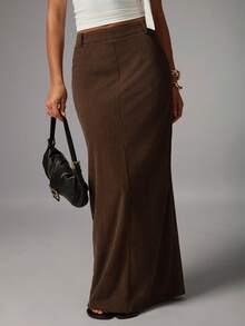 Avenya 棕色灯芯绒及地长裙，优雅时尚，正式场合，适合外出、新年、秋冬季、职场女性、简约百搭、收腰设计、办公室女性、单身派对、通勤、休闲、闺蜜聚会、校园穿着、多种场合、休闲、商务休闲、秋季、万圣节、圣诞节、外出、学术氛围、派对、生日、返校节等场合。 - 棕色 - 查看 4