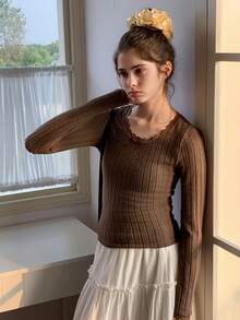 DAZY T-shirt décontracté à manches longues, col rond, avec nœud décoratif, en couleur unie et patchwork de dentelle, côtelé et slim, pour adolescentes - Tabac - Voir 4