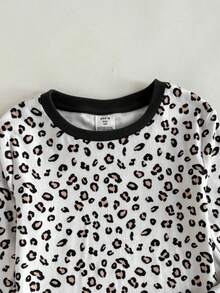 SHEIN طقم بيجاما مكون من ملابس علوية كم طويل رقبة طاقم وسروال ضيق الخصر من نسيج ليوبارد ناعم للفتيات المراهقات - متعدد الألوان - مشاهدة 5