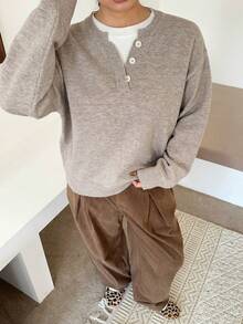 Dazy Plus 大码女式休闲撞色拼布纽扣装饰宽松套头衫，秋冬 - 卡其色 - 查看 6