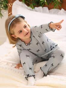 SHEIN 2pcs/Set Baby Girl Infant Toddler 0-3Y New Cute Sweet Casual Daily Graphic Bow Ribbed Knit Round Neck Long Sleeve Fitted Tee And Slim Fit Pants Set, Suitable For Home Wear
