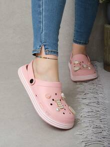 Sandalia tipo mule para mujer perfecta para actividades cotidianas como caminar por casa, realizar tareas domésticas, salir al jardín o dar paseos cortos. También es ideal para usar en entornos húmedos como la playa, la piscina o incluso en trabajos donde se requiere estar de pie durante largos periodos. - Rosa Pálido - Ver 3