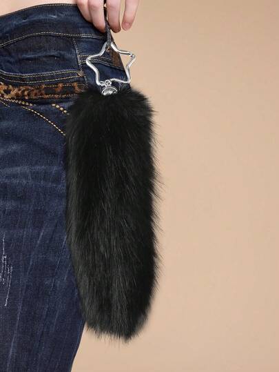 Grunge Punk 1 Stück Y2K Stylischer Gothic Flauschiger Kunstfell Schlüsselanhänger, Dunkle Ästhetik Accessoire, Geeignet für Frauen, Alltäglicher Gebrauch oder Geschenk, Halloween