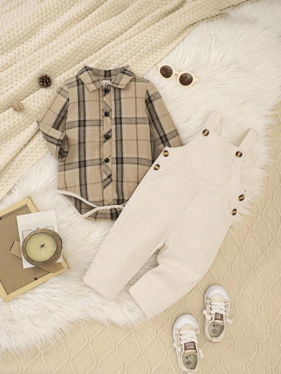 SHEIN Bộ quần yếm nhung kẻ caro 2 món cho bé trai sơ sinh, Bộ quần yếm nhung kẻ caro cho trẻ sơ sinh, Trang phục thường ngày mùa thu/đông cho bé trai, Quần áo trẻ sơ sinh màu be trung tính, Bộ áo sơ mi kẻ caro cho bé trai sơ sinh 6 tháng - 3 tuổi - Màu be - Xem 1