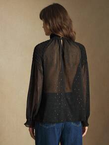 BizChic Áo kiểu tay phồng cổ cao màu đen mới mùa Thu/Đông 2025 với họa tiết thêu chỉ kim loại, thanh lịch, phù hợp cho công sở, đi làm hàng ngày, lãng mạn, phong cách thập niên 90, Giáng sinh và Năm mới. Thích hợp cho Lễ Tạ ơn, tiệc tùng, đi biển, lễ tốt nghiệp, kỳ nghỉ, dự đám cưới, tiếp khách, hẹn hò, tiệc tùng, buổi hòa nhạc, bữa ăn sáng muộn, sân bay. - màu đen - Xem 4