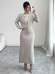 SHEIN Elenzya طقم قطعتين فاخر مكون من كارديجان أكمام طويلة بأزرار من الدانتيل الرقيق مستوحى من موسم الخريف/الشتاء مع تنورة أنبوبية متوسطة الطول - لون مشمشي - مشاهدة 1