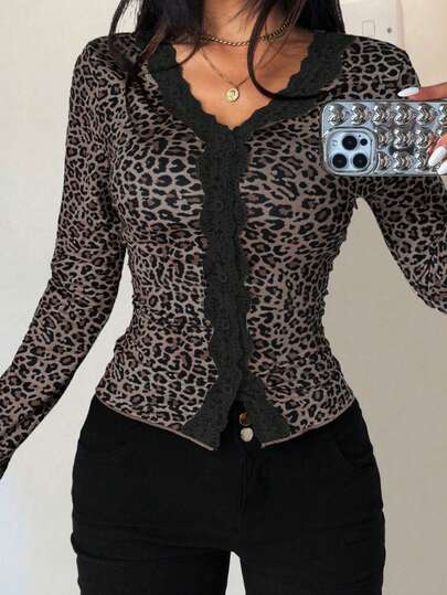 Lureya Leopard Print Patchwork Lace Trim Fitted Long Sleeve T-Shirt Graphic Cheetah Print Tees Women Tops For Spring
