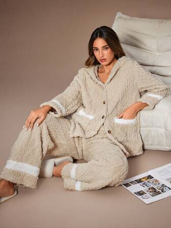 Lazeform Contrast Color Patchwork Dual Pocket Plush Jacquard Hooded Top & Pants Women Loungewear Set, Cozy Winter Clothes