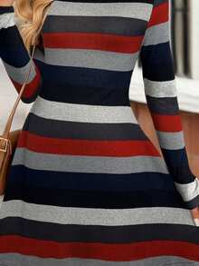 EMERY ROSE Đầm ngắn cổ tròn tay dài họa tiết sọc tương phản dành cho nữ - Nhiều màu - Xem 7