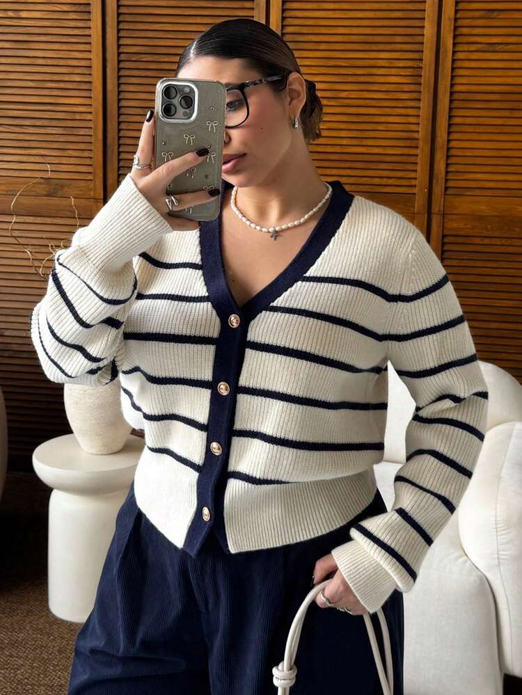 Dazy Plus Plus Size Women Contrast Color Block V-Neck Cardigan, Striped Hem Waist Cinched Casual Knit Sweater For Autumn/Winter
