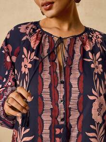 Travachic 大码女式黑色热带植物印花长袖衬衫，V 领流苏抽绳图案衬衫 - 彩色 - 查看 6