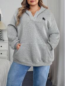 SHEIN CURVE+ 曲线美大码/校园服/返校服/返校季女装大码黑色休闲简约印花大码长袖宽松连帽开衫，带口袋，秋季大码连帽衫，女式大码卫衣，8XL女式连帽衫，6XL女式大码连帽衫，8XL大码卫衣，秋冬季