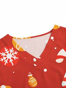 PopScrub 圣诞节 V 领短袖双口袋可爱姜饼人、圣诞装饰元素、雪花、圣诞礼盒、拐杖糖卡通印花设计护士/医生工作制服上衣/检查手术制服/女士纯色宠物美容工作制服上衣/营养师工作制服短袖/多口袋功能实验室工作制服 - 玫紅色 - 查看 3