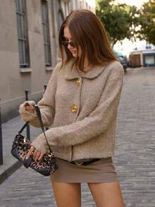 Avantive 杏色女士简约纯色花卉纽扣针织开衫，秋冬薄款毛衣，中性色调，适合女士穿着，秋冬圣诞节新年感恩节等场合，优雅百搭。