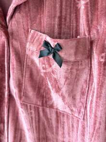 SHEIN Teen Girls Simple Fashion Casual Solid Color Velvet Embossed Fabric Bow Decor Long Sleeve Pants 2 Pieces Pajama Set Pink Pajama Set 2 Pieces Pj Set Velvet Pajama Set Bow Print Pajama Set Red Pj Set Women 2 Piece Pj Set - Dusty Pink - View 4