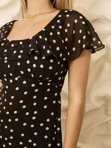SHEIN Aralina-E 复古波尔卡圆点荷叶边覆盖短袖修身优雅度假装女式迷你连衣裙 - 黑與白 - 查看 5