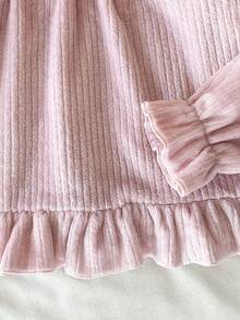 SHEIN Vintaside Kids 青少年女孩休闲蕾丝花边拼接领长袖上衣和裤子两件套睡衣套装 - 藕粉色 - 查看 6