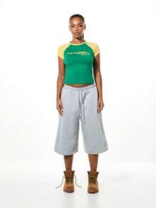 SUMWON WOMEN Áo thun trẻ em dáng ôm, tay áo raglan tương phản và in logo thiên thần - màu xanh lá - Xem 3