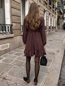 Chiquease Vestido de manga farol con escote profundo en V y cintura ceñida, nuevo para otoño/invierno 2025. Vestido elegante con volantes en el bajo, conjunto exterior rojo-café, vestido versátil para ir y venir en otoño/invierno para mujeres. - Óxido marrón - Ver 3