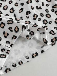 SHEIN طقم بيجاما مكون من ملابس علوية كم طويل رقبة طاقم وسروال ضيق الخصر من نسيج ليوبارد ناعم للفتيات المراهقات - متعدد الألوان - مشاهدة 6