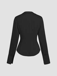 Celisse 女式条纹缎面翻领V领系带腰部开衩下摆衬衫 - 黑色 - 查看 4