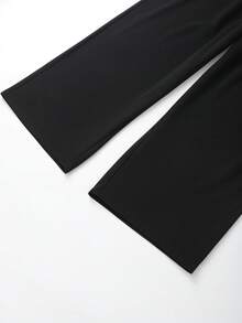 GlowEve CURVE Plus Size Women 2 Pieces Set, Sleeveless Top And Pants, Minimalist & Fashionable - Black and White - View 3