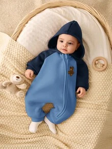 SHEIN Neugeborenes Baby Unisex süßes Bären Muster gestrickter verdickter Kapuzen-Romper, Herbst/Winter