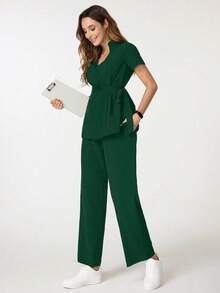 TaskEZ Komplet pielęgniarski, jednokolorowy top z dekoltem w serek, krótkim rękawem i węzłem z boku, ze spodniami