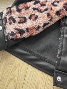 SHEIN Playful Pals Jaqueta de Bebê Menino de Couro Sintético com Retalhos de Pelúcia, Jaqueta Casual e da Moda para Bebê Menino