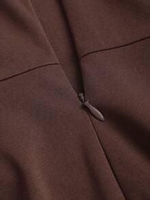 Sweetra Women's Autumn/Winter Collegiate Style Minimalist Sexy Off Shoulder High-End Contrast Color Design Waist-Cinching Short Mini Brown Dress