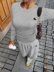 Muchica 秋季女士休闲刺绣细节上衣和裤子两件套 - 灰色 - 查看 6