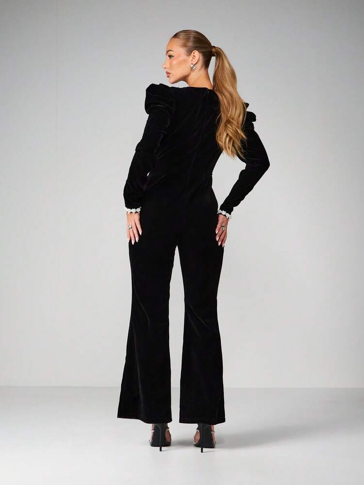 MISSGUIDED Macacão de veludo de Natal com mangas bufantes e detalhes em pérolas