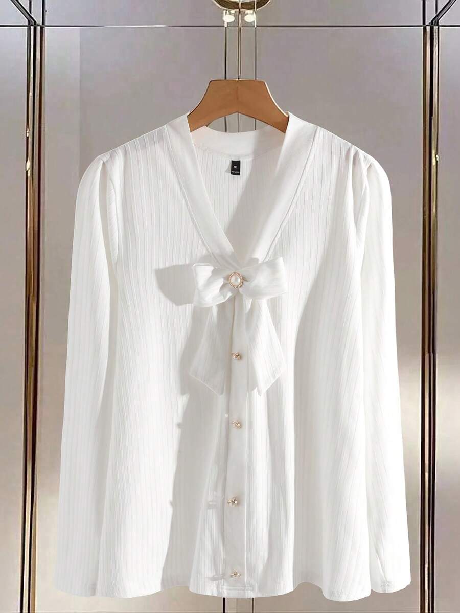 SHEIN Tall CURVE 大码女式休闲优雅珍珠纽扣罗纹开衫T恤，秋冬 - 白色 - 查看 1