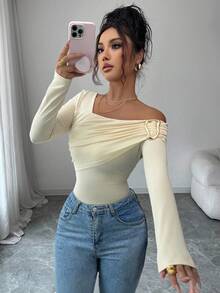 SHEIN Elenzya 女士奶油黄色 T 恤，新款秋冬不对称露肩套头衫，带金属纽扣，百搭通勤风格，适合万圣节、情人节、新年、婚礼、派对、约会、休闲外出 - 黃色 - 查看 7